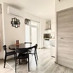 아파트 Casa Buda 1Br Apartment - Lakes Malpensa Mxp 24H Check-In Parking 세스토 칼렌데