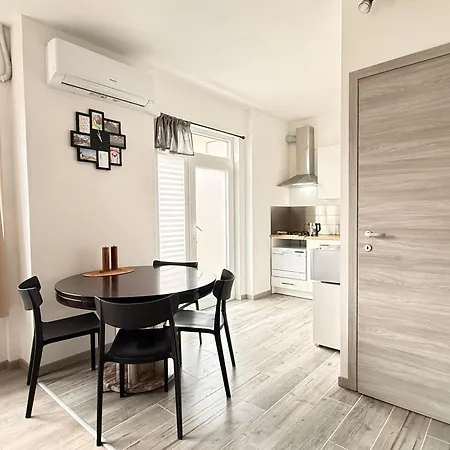 アパート Casa Buda 1br - Lakes Malpensa Mxp 24h Check-in Parking セスト・カレンデ